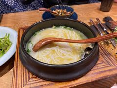 蒙自过桥米线-麦麦山云南菜(复地活力城店)