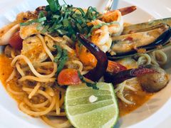 -Chom Cafe and Restaurant