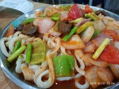 拉条子拌面-清真老铁家灌汤包