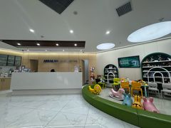 -瑞尔齿科(南京东路名人诊所)