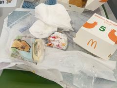 -麦当劳(上海虹桥站30B检票口楼上)