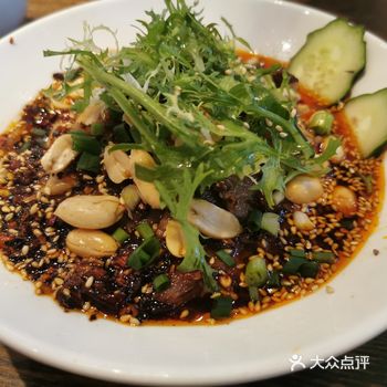 金茂览秀城里的张氏宽窄巷