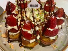 草莓忌廉华夫饼-BE BRIGHT KITCHEN(正佳广场店)