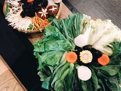 -尚尚仙·酸汤猪手·猪肚鸡火锅(华联万柳购物中心店)