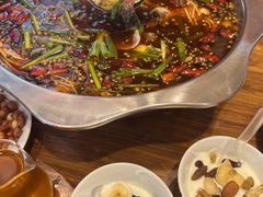 -乡土特色.冷锅鱼.牦牛肉汤锅