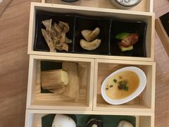 -乐领拈花溪·林涧食韵