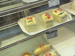 -白玉兰食品甜凤店(合生汇店)