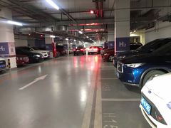 -虹桥天地-停车场