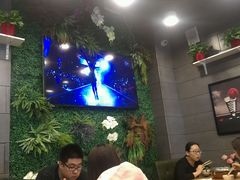 -愉肴麻辣香锅(中山路店)