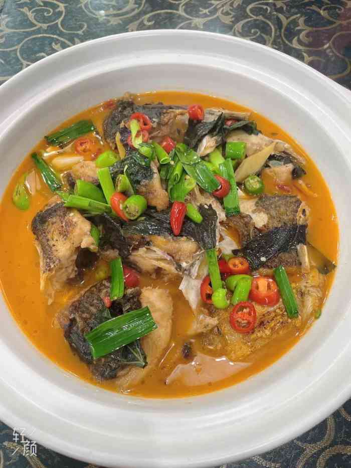 畲乡安仁鱼头(景宁畲族自治县店)-"点评上显示小镇上人气超高的一家餐