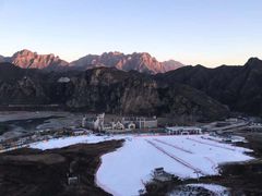 -荣盛康旅野三坡滑雪场