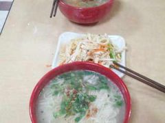 -亮亮面馆(经六路店)