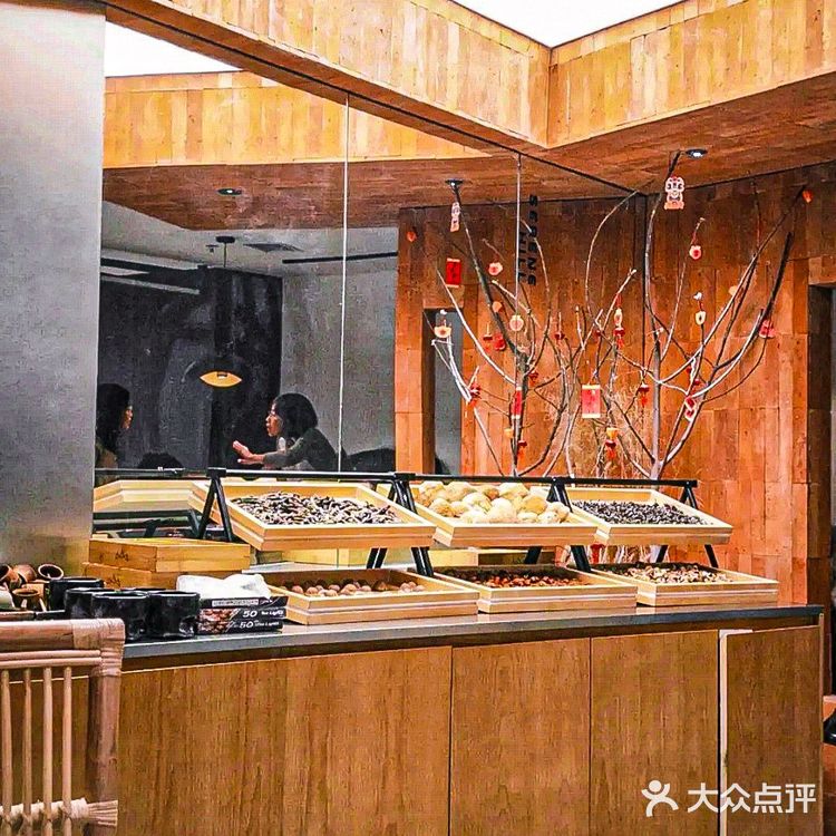 最近在德基广场逛街的时候发现了一家很特别的火锅店