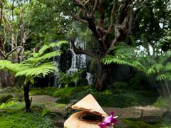 -Chom Cafe and Restaurant