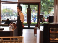 -星巴克臻选(上海虹桥新天地三店)