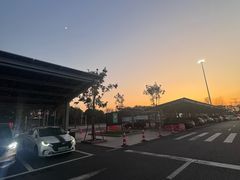 -平望服务区·停车场