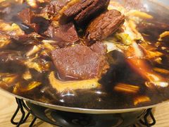 牛肉锅仔-禧凰·老上海白斩鸡辣肉面店