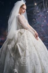 点击看大图 -Renee芮亦婚纱