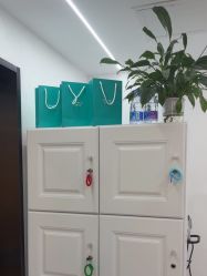 -V7 HAIR SALON