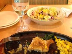鸡排，沙拉和酒-萨莉亚意式餐厅(特力时尚汇店)