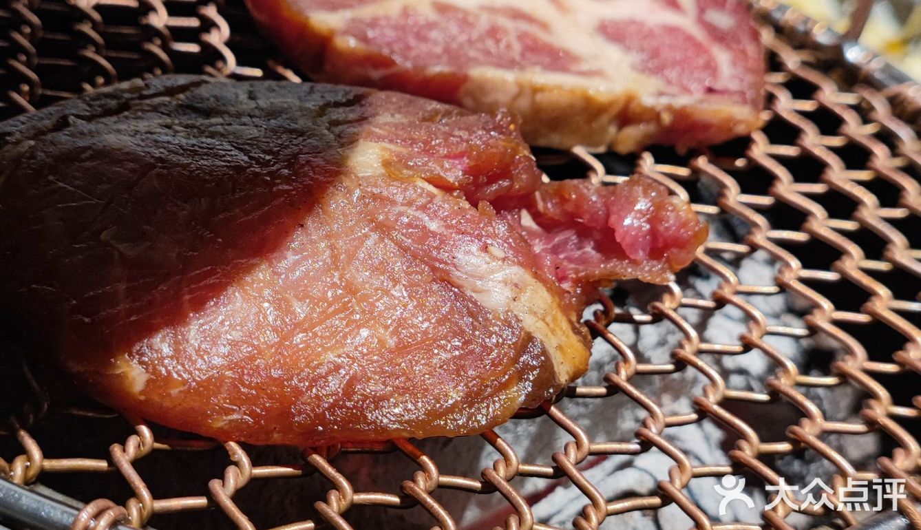 冬天烤肉最暖和了