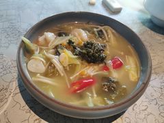 酸菜鱼片-穹六人间 people 6(岳阳路店)