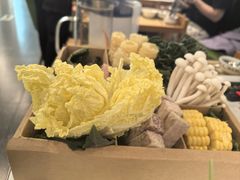 -烹然四季椰子鸡火锅(姚家园万象汇店)