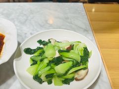 香菇油菜-渝信川菜 · 川味家常菜(财富购物中心店)