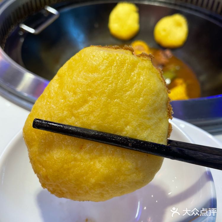 东北菜，铁锅炖，吃了一次还不错。