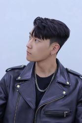 -一家只做男发烫染的店