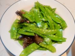 清炒荷兰豆-丁里羊肉小镇(天鹅湖总店)