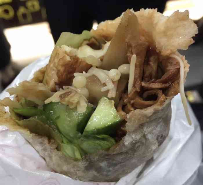 董哥卤肉卷·瘦肉丸(银泰店)-"不得不说这家卤肉卷特别好吃,每次里面