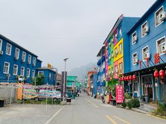 -百里峡七彩艺术小镇