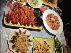 -肥肥虾庄·金牌油焖大虾(东湖欢乐谷店)