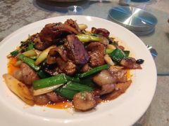 蒜苗回锅肉-樽宴酒楼·地道川菜·品质宴请