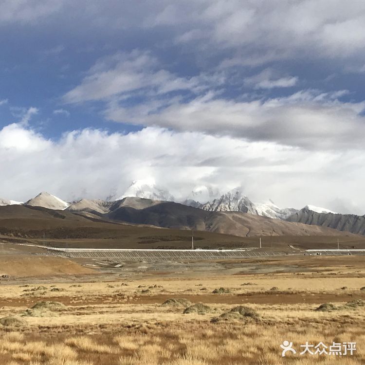 很多人会带上氧气瓶 因为是持续六七个小时都是高海拔