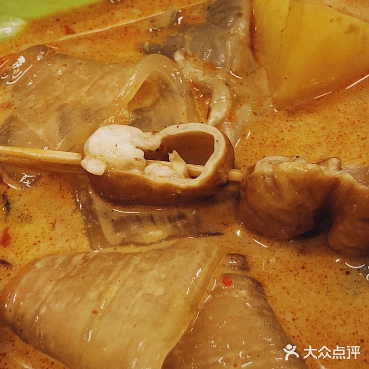 神奇的山上深夜食堂感～看见那种老摊儿就觉得高兴～而且