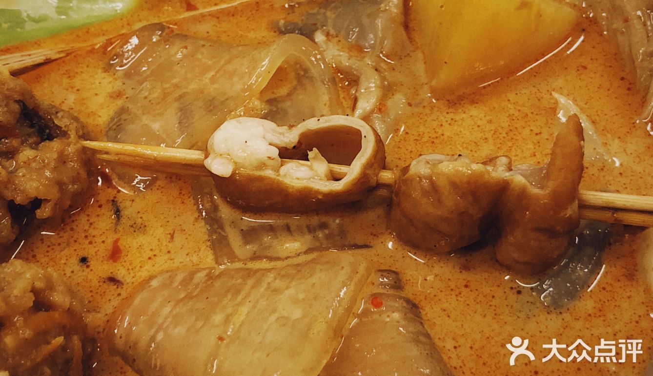 神奇的山上深夜食堂感～看见那种老摊儿就觉得高兴～而且