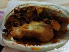 -清真马乐贝腊牛肉蛋黄菜夹馍(马蓉洒金桥店)