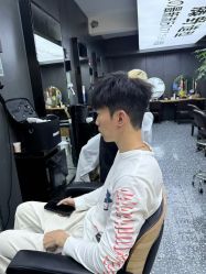 -藤野造型专业烫染接发