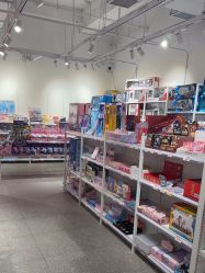 -嗨本可潮玩仓(大兴大悦春风里店)