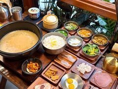 -银米·云南传统过桥米线(双廊黑金冠店)