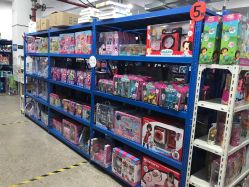 -逝水玩具折扣店