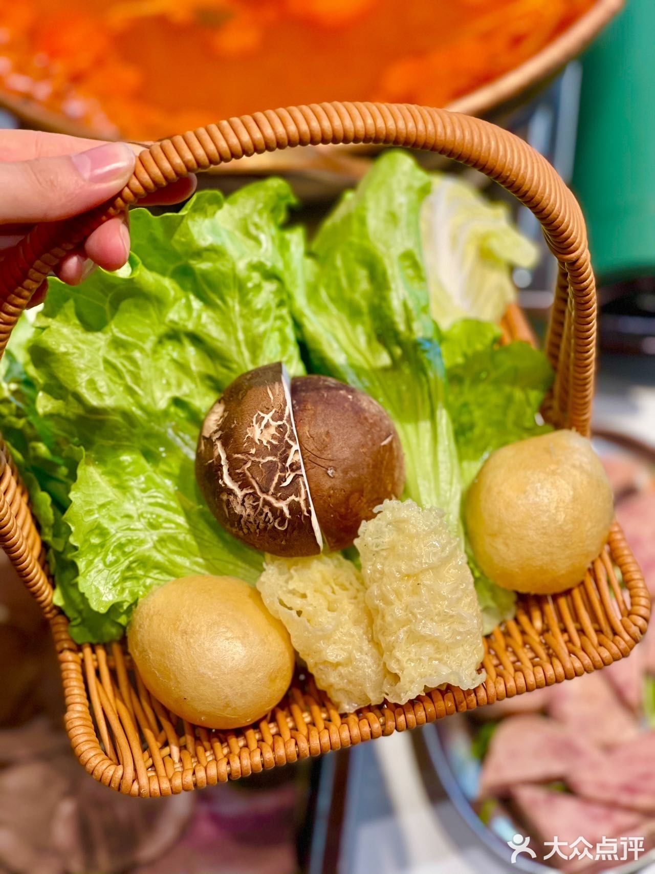 冬日里的味蕾狂欢｜酸汤牛肉火锅之旅 