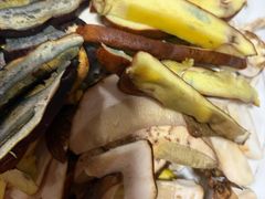 -菌之家·专业纯野生菌火锅·特色炒菌