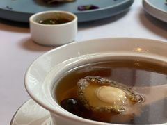 青橄榄枇杷炖鲍鱼-广州富力丽思卡尔顿酒店·丽轩·粤菜