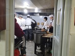 -宝瑞门钉肉饼店