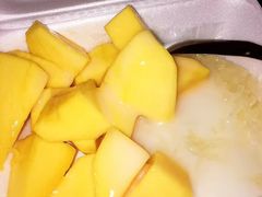 -芒果糯米饭摊子