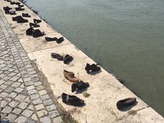 -多瑙河畔鞋履雕塑