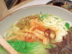 -百春原湖南牛肉粉(百联世纪店)